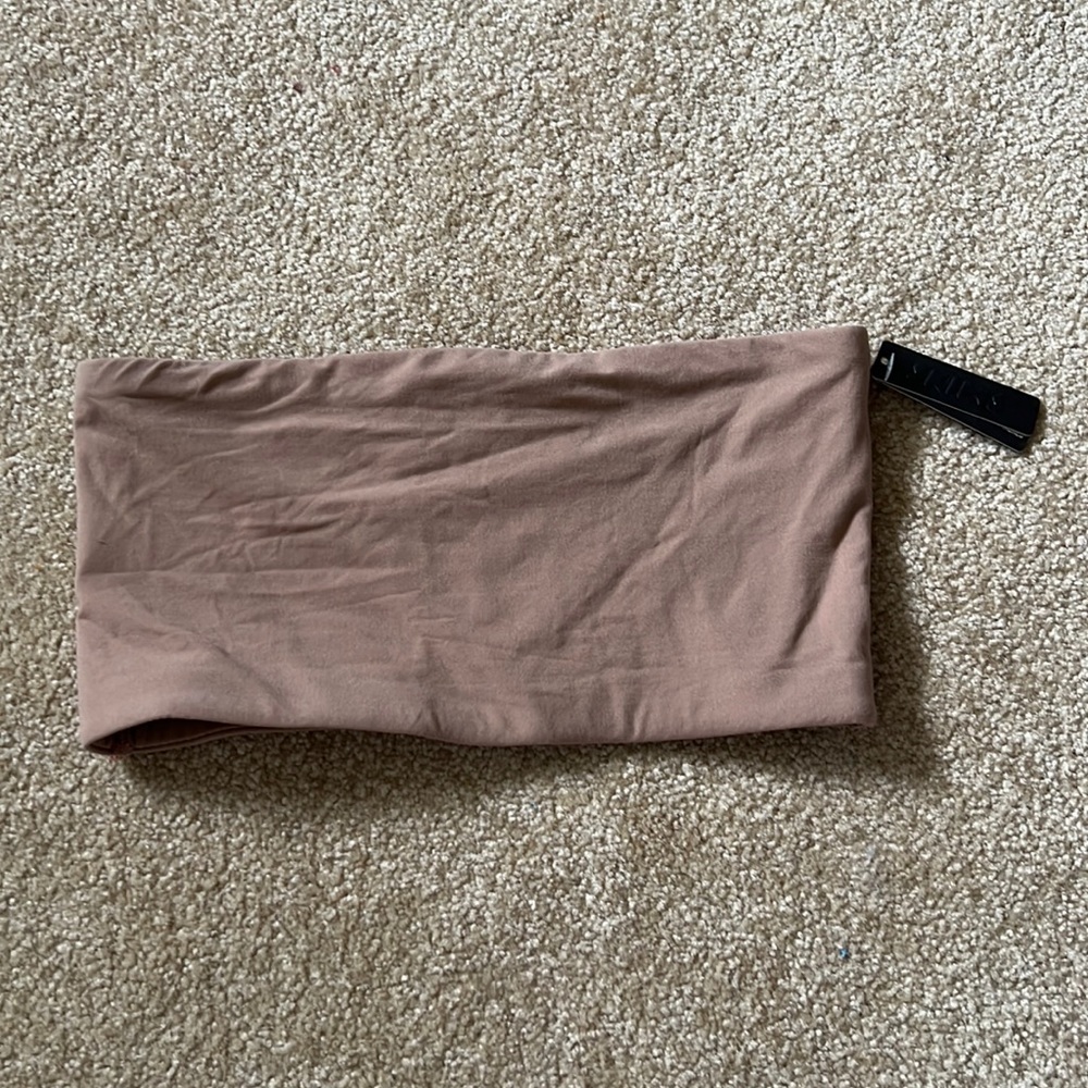 SKIMS bandeau sienna nude XS